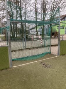 Kleinspielfeld Schadstelle
