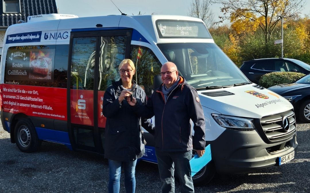 Einweihung des neuen Bürgerbus Alpen