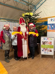 Kinderschutzbund veteilt Geschenke