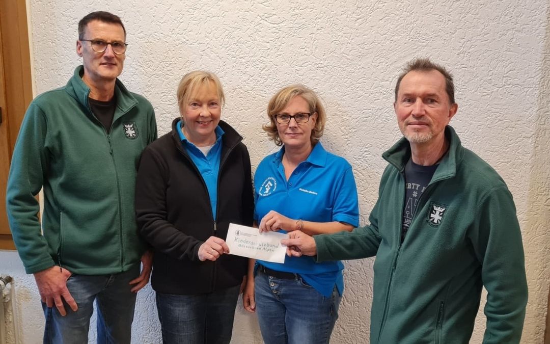 Lokalpolitik stärkt Wohltätigkeit: Einnahmen des Debattenabends gespendet