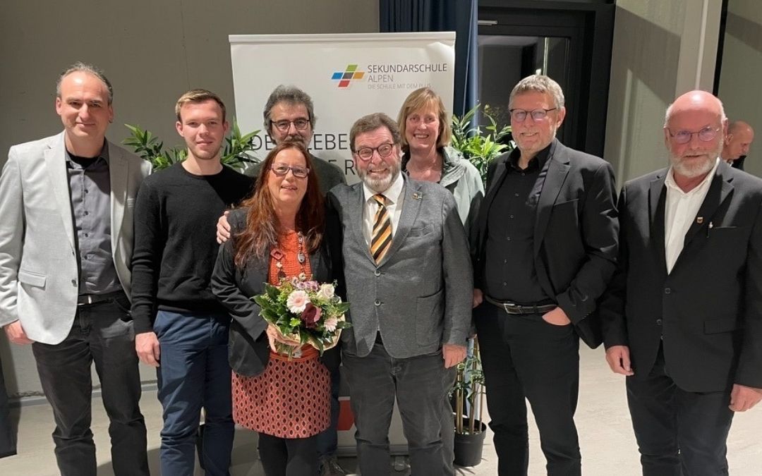 Grüne Alpen informieren auf einen Infostand am 12.12.25 über Ratssitzung am 16.12.25