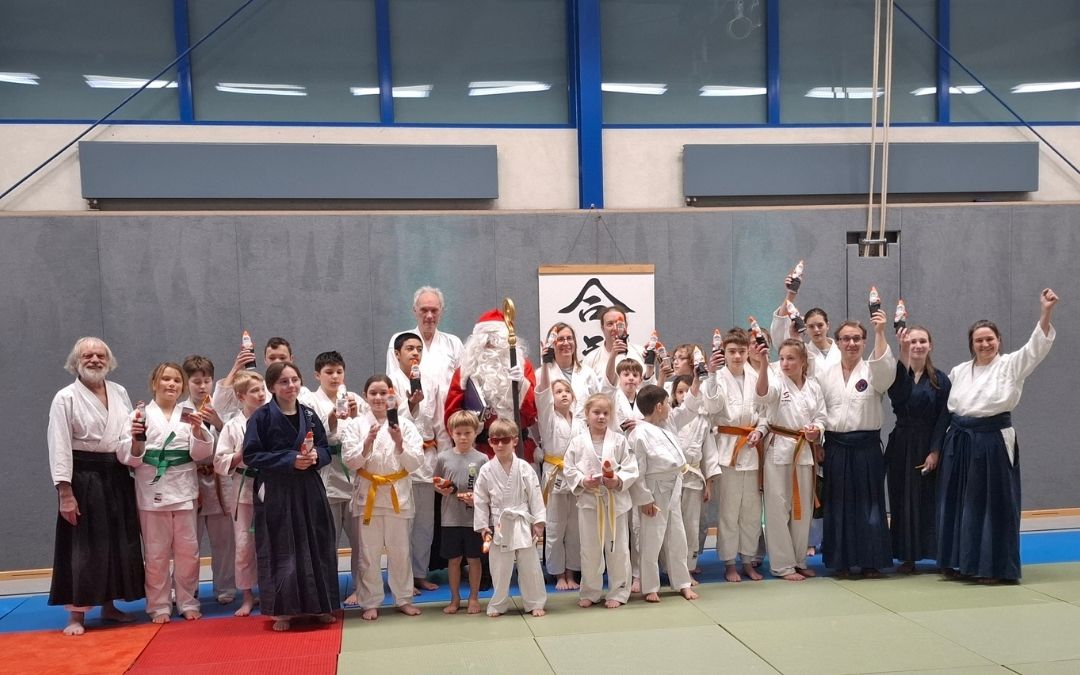 Nikolaus-Training beim Aikido Dojo Alpen e.V.: Spiele, Technik und Weihnachtszauber