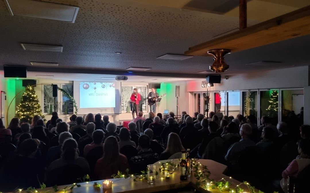 Weihnachtliches Mitsingkonzert im Schützenhaus Menzelen verzaubert Publikum