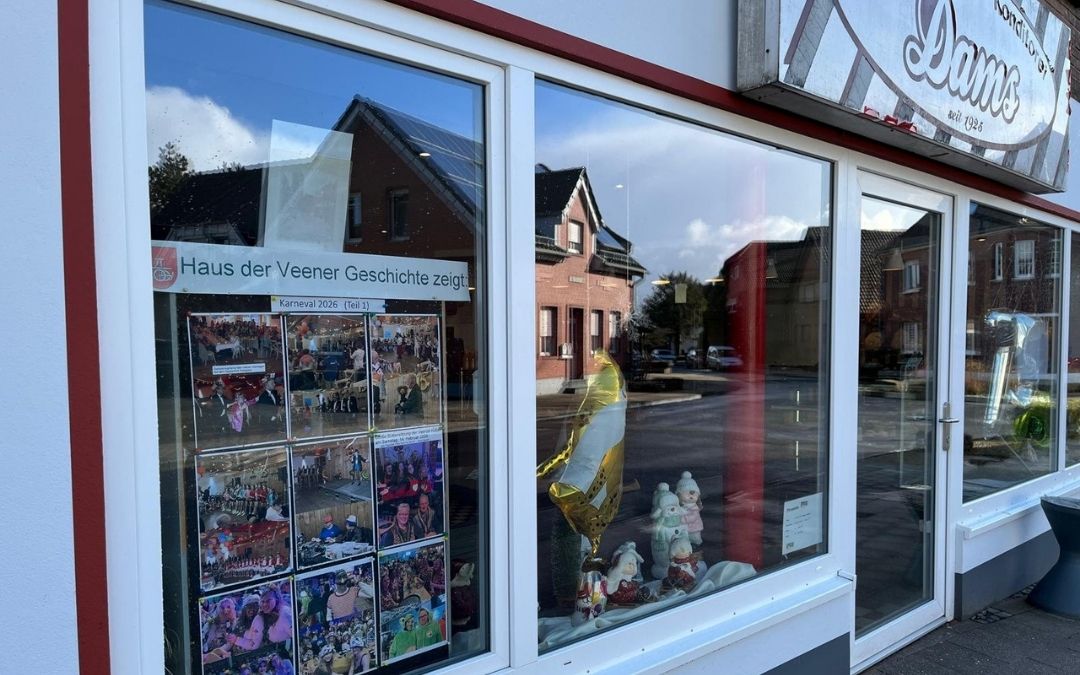 Karnevalserinnerungen im Schaufenster