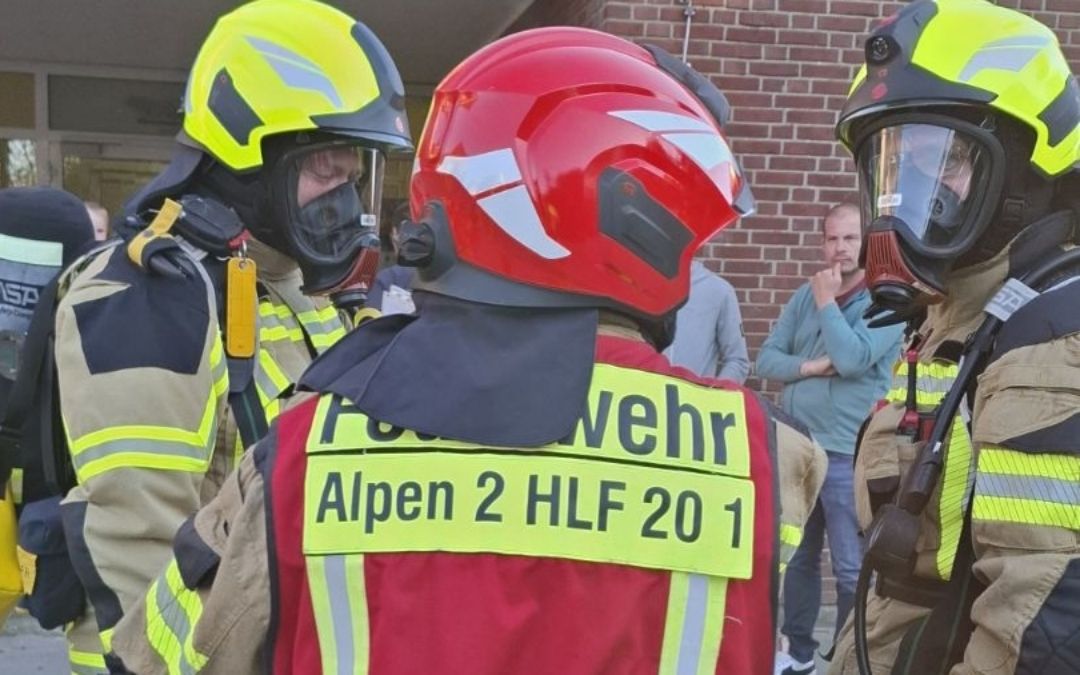 Rauchentwicklung in Grundschule – Einheit Menzelen trainiert den Ernstfall