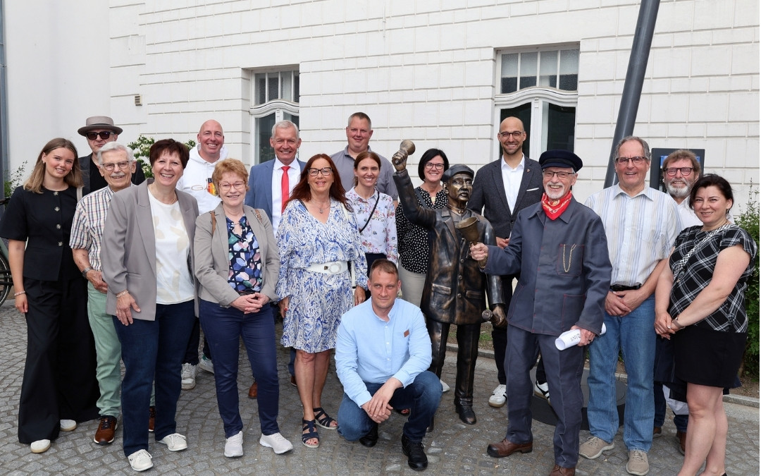 Kulturstiftung und viele weitere spendeten für Bronzestatue
