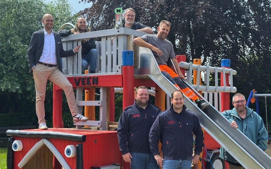 Was haben die Feuerwehr Veen, ein Spielgerät und das Brunnenfest gemeinsam?