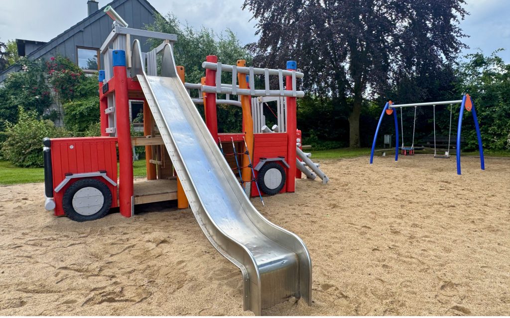 Spielgerät Feuerwehrauto Veen von der Idee zum fertigen Spielgerät